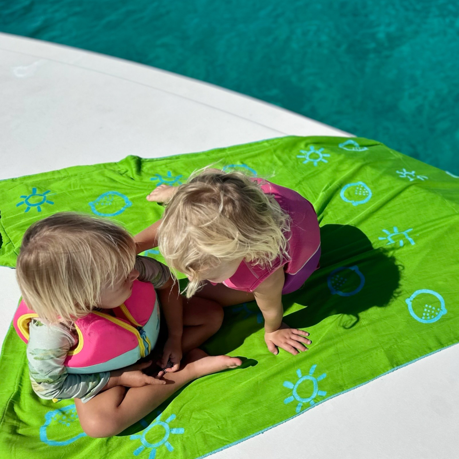 Nube x Lime Towel